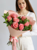 БУКЕТ С РОЗОЙ И ВЕТОЧКАМИ МАЛИНЫ