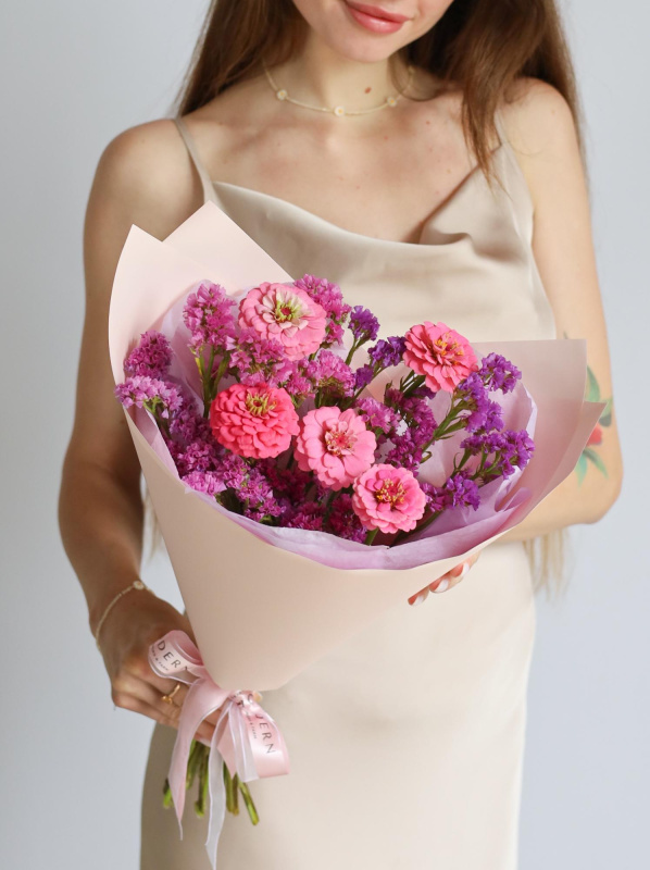 БУКЕТ С ЦИННИЕЙ И СТАТИЦЕЙ БУКЕТ С ЦИННИЕЙ И СТАТИЦЕЙ